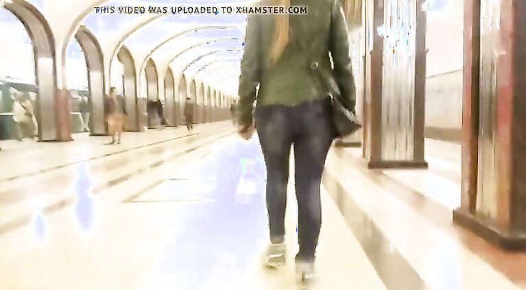 Huge booty butt in metro station