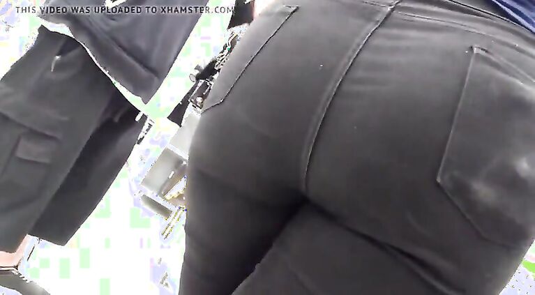 Pawg butt Walmart worker huge booty jeans