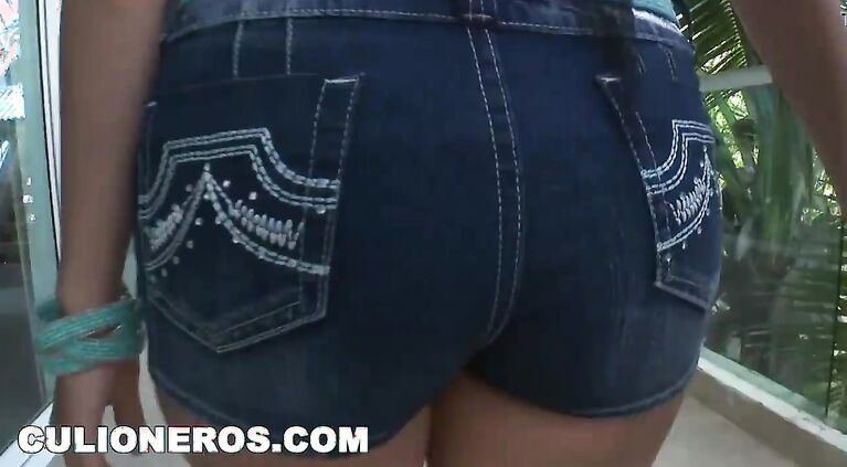CULIONEROS - We Find Latin Pretty Juliana On A Scooter And Bring Her Home
