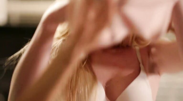 Whya re you boxed up so soon? Let me ease you - Sarah Vandella, Emma Starletto