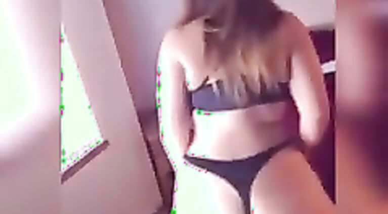 Leggins huge ass show